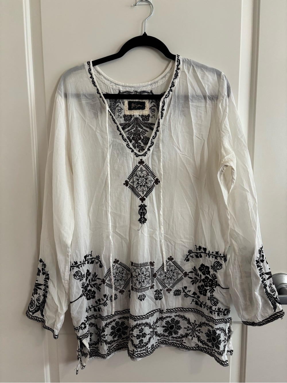 Johnny Was Biya tunic top white cotton with black embroidery